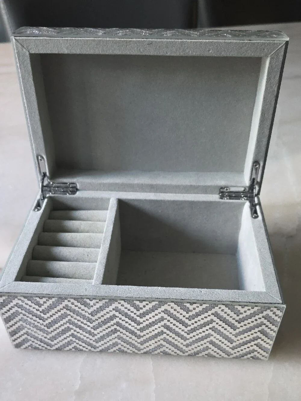 Chevron Sparkle Jewelry Organizer Box in Gray